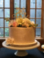 One tier wedding cake fresh flowers