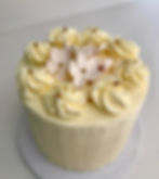 Mini cakes with rosettes